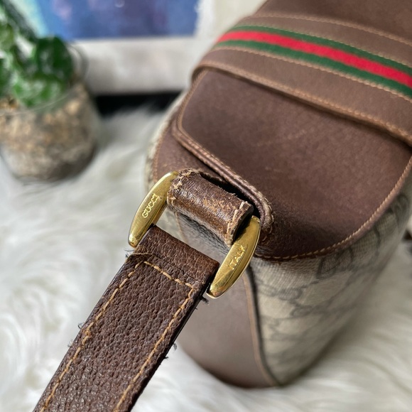 Gucci Bucket Bag (Vintage and Authentic) - Picture 8 of 16